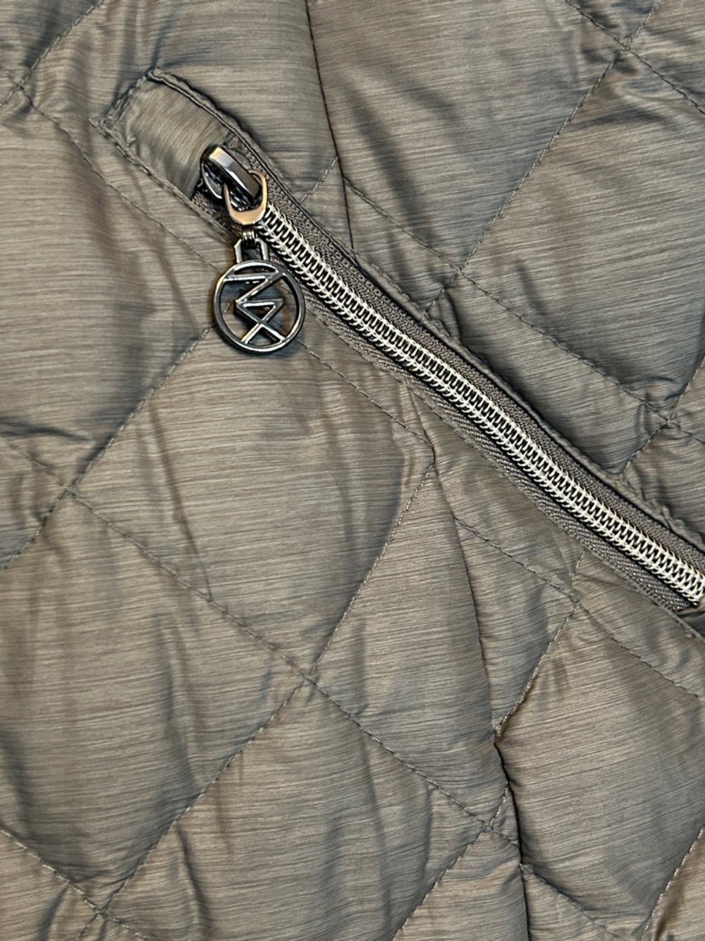 ZeroXposur Quilted Hooded Jacket - Gray medium puffy packable - Picture 4 of 11
